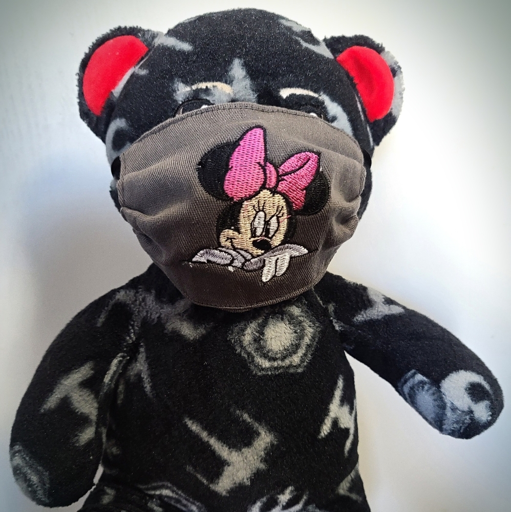 Minnie Mouse mask
